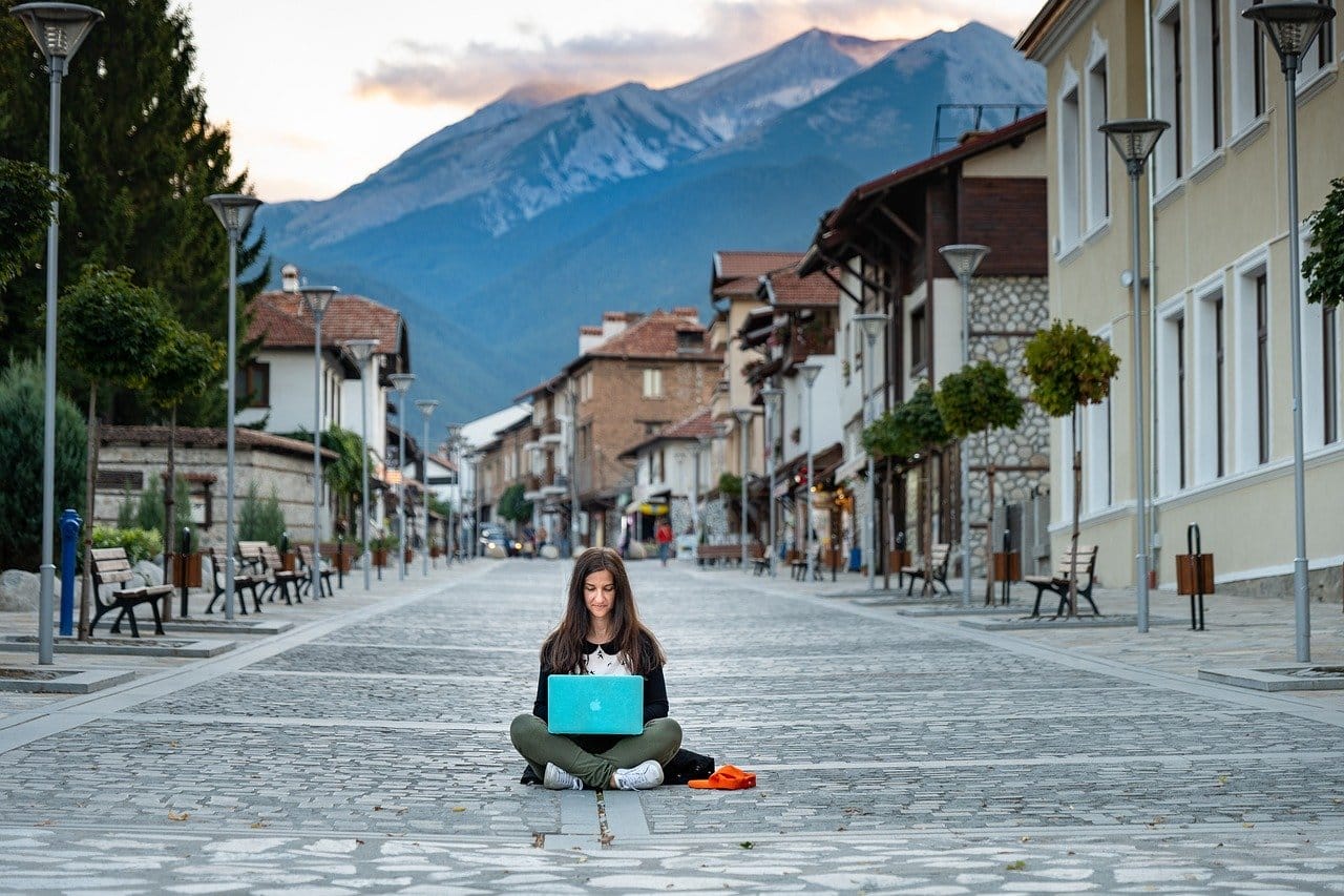 Best Packing Cubes for Digital Nomads